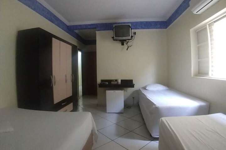 Room 11 of 27