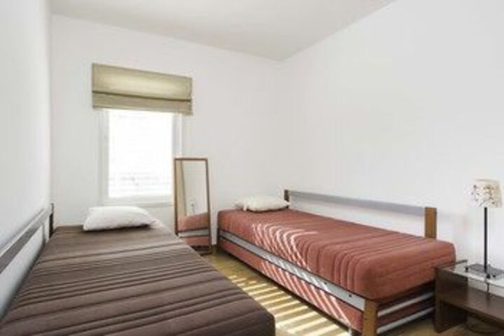 Room 8 of 22