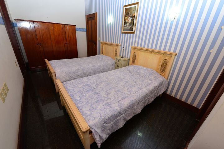 Room 40 of 52