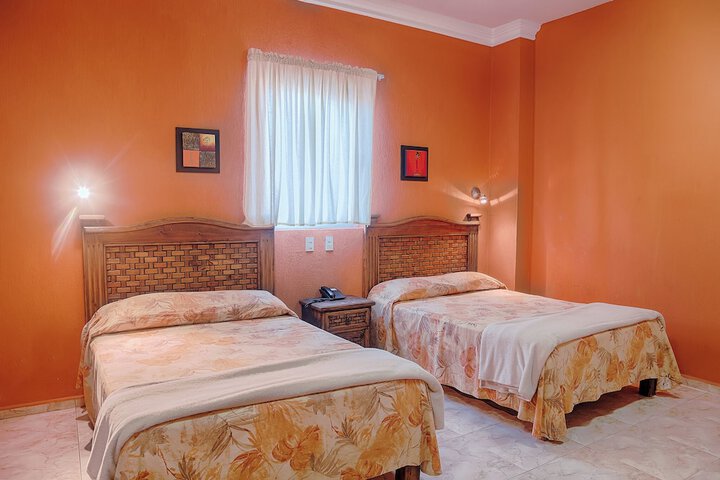 Room 4 of 8