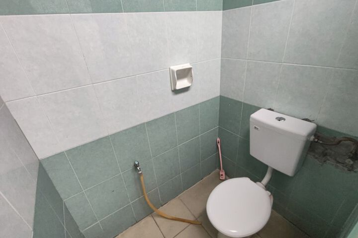 Room 35 of 68