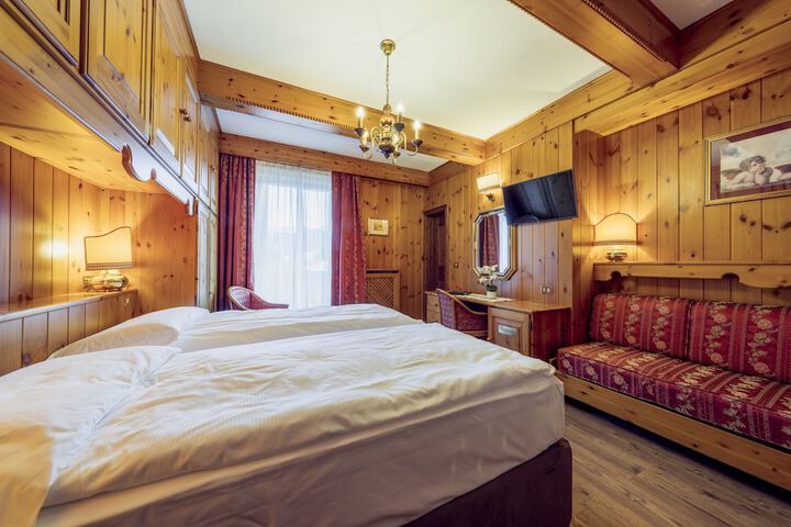 Room 17 of 60