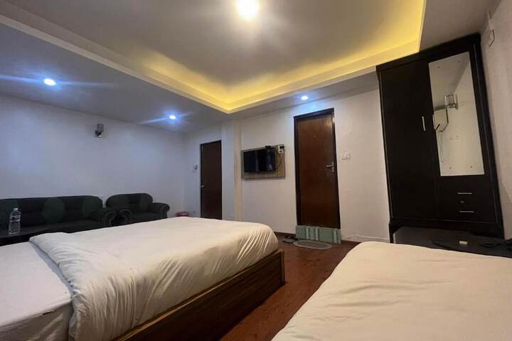 Room 2 of 7