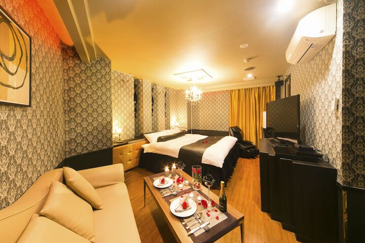 Room 6 of 49