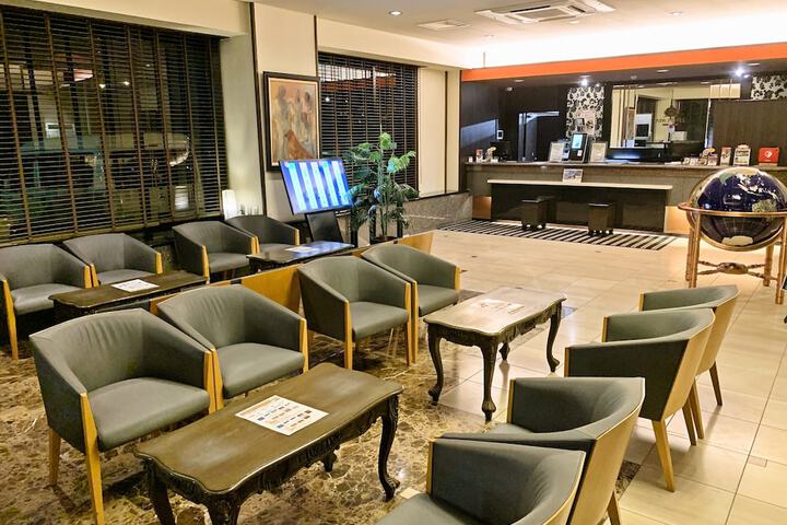Entrance & Lobby