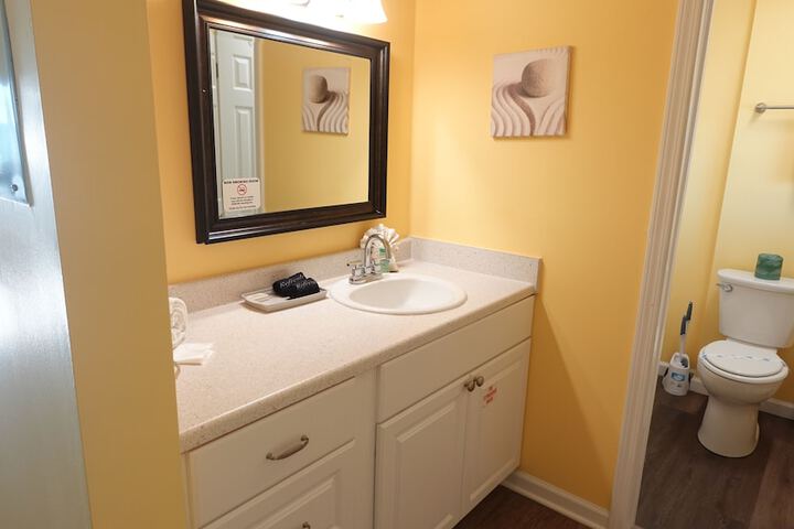 Room 208 of 282