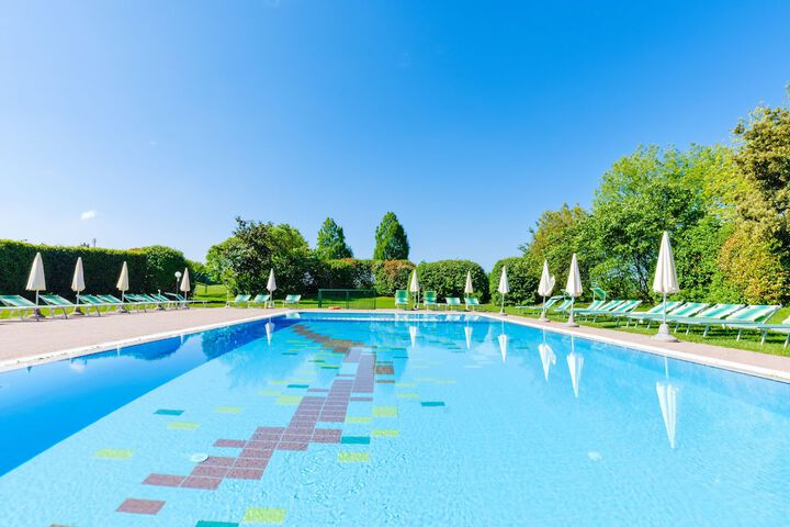 Pool 46 of 95