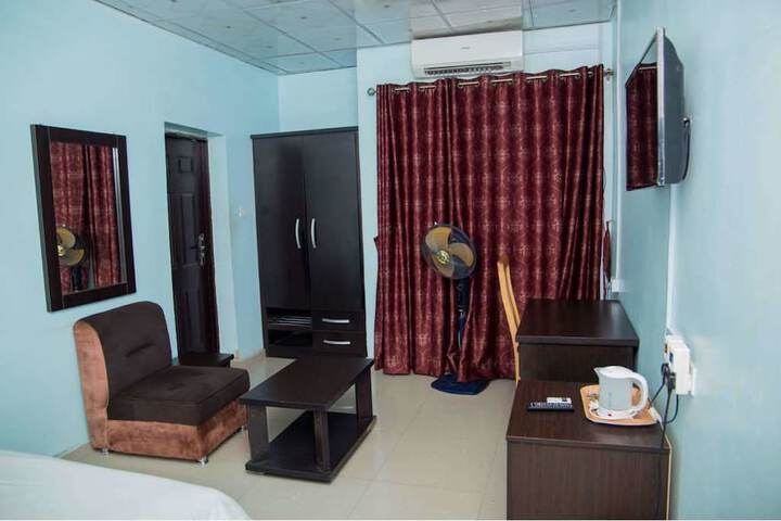 Room 2 of 44