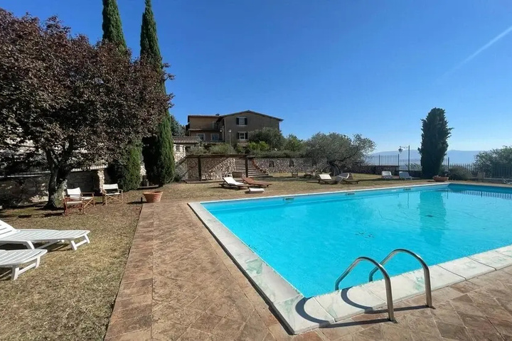 Pool 14 of 24