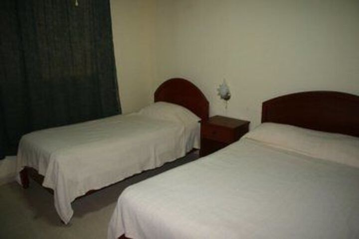 Room 13 of 18