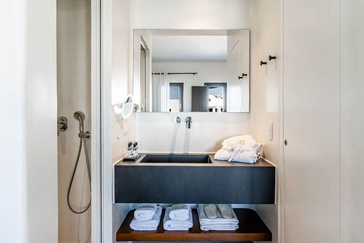 Room 32 of 58