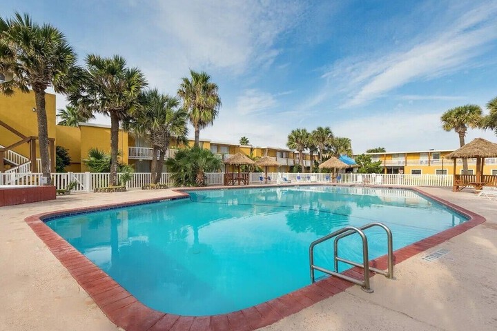 Pools & Facilities