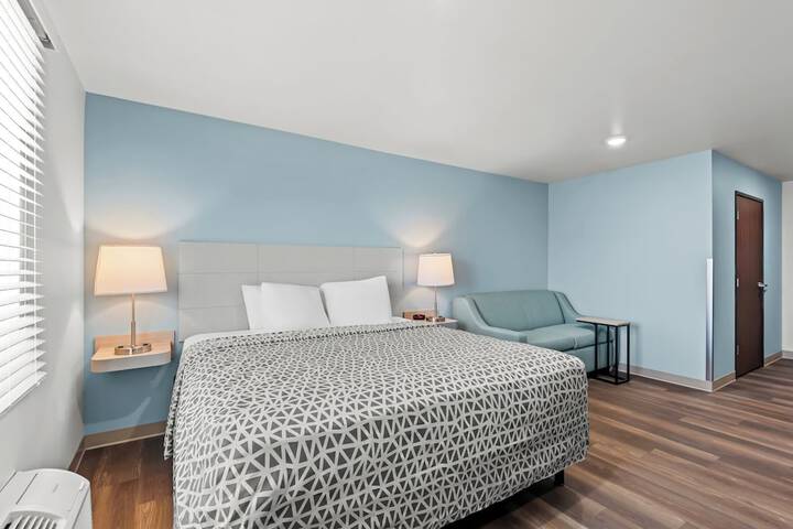 Room 10 of 25