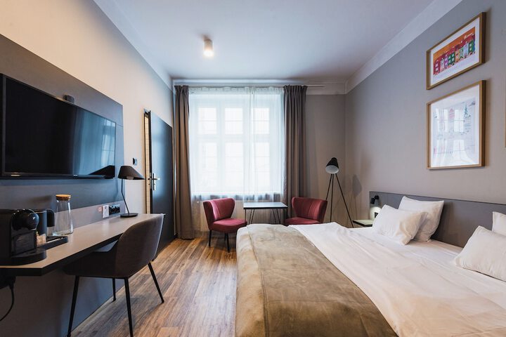 Room 34 of 65