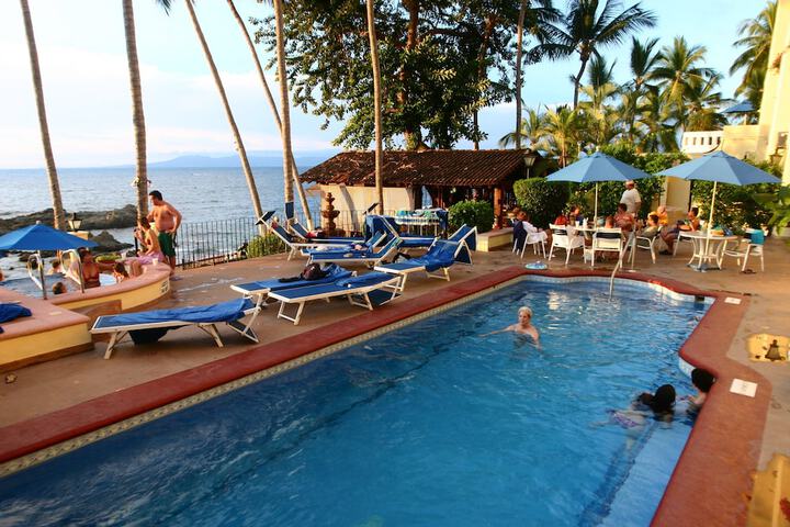 Pools & Facilities