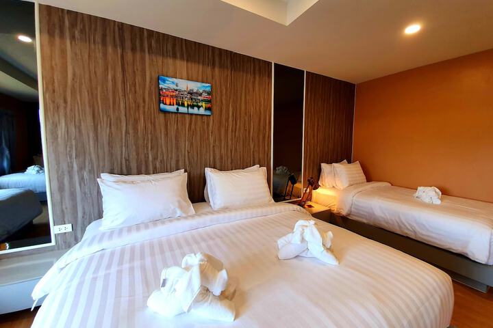 Room 26 of 164
