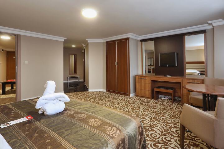 Room 13 of 44