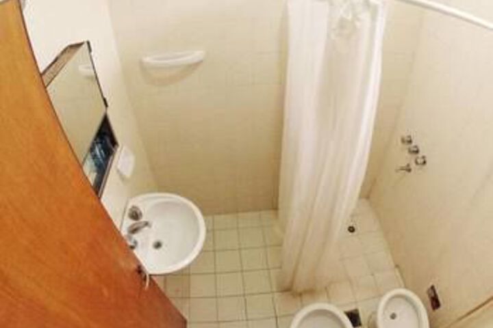 Room 2 of 18