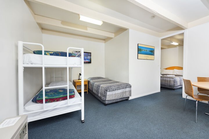 Room 22 of 37