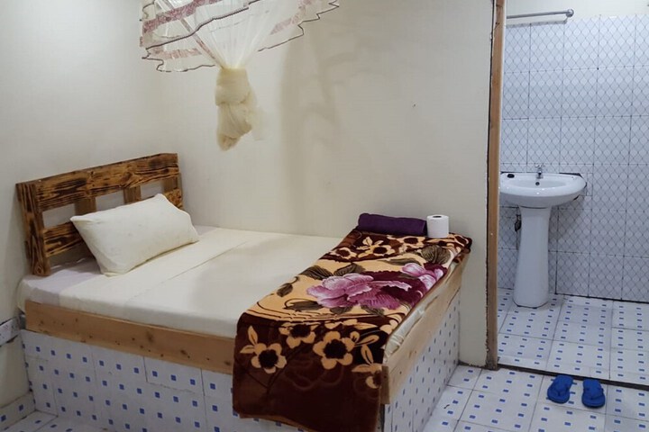 Room 3 of 13