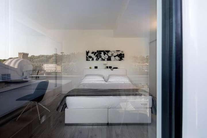 Room 10 of 61