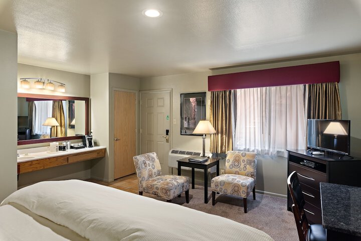 Room 12 of 165