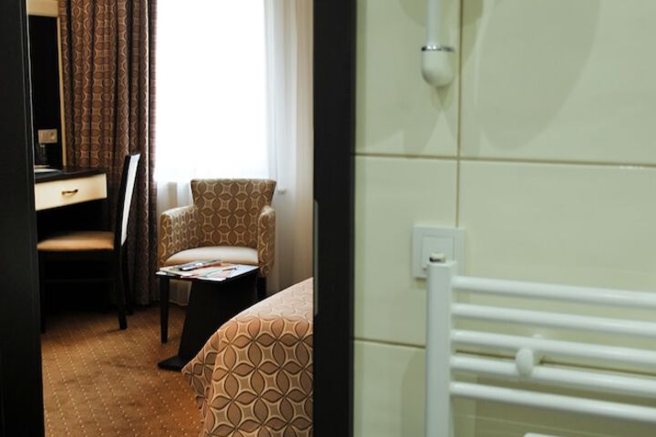 Room 40 of 70