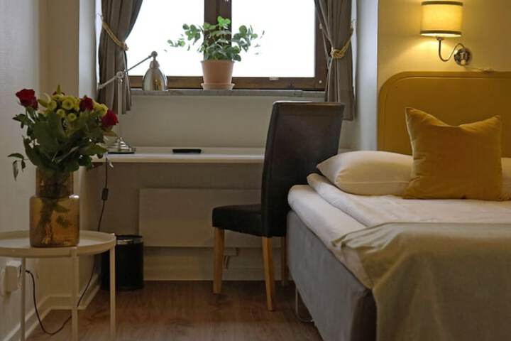 Room 18 of 50