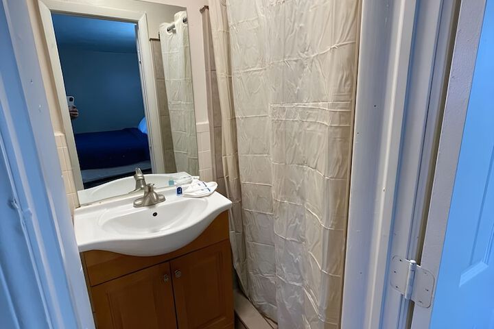 Room 22 of 32