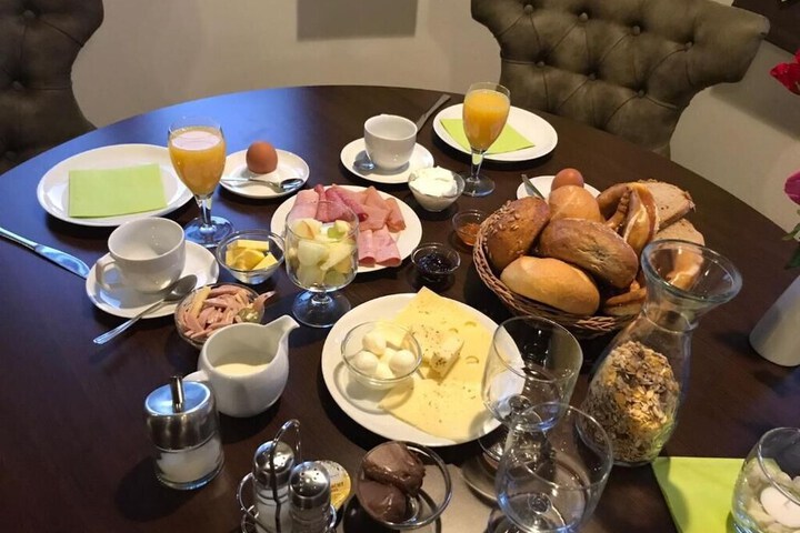 Breakfast/Coffee Service 34 of 45