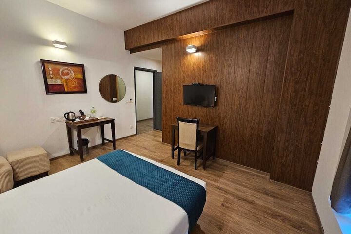 Room 19 of 48