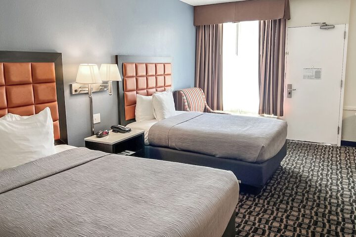 2 Double Beds (1 of 7)