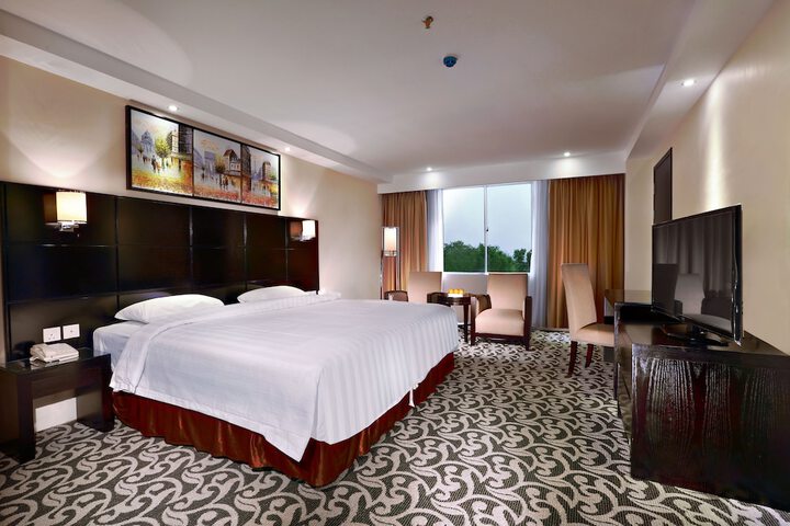 Room 6 of 17