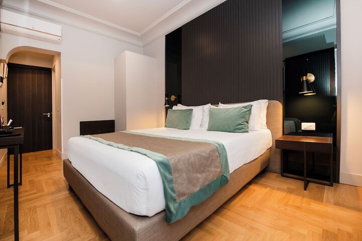 Room 30 of 53