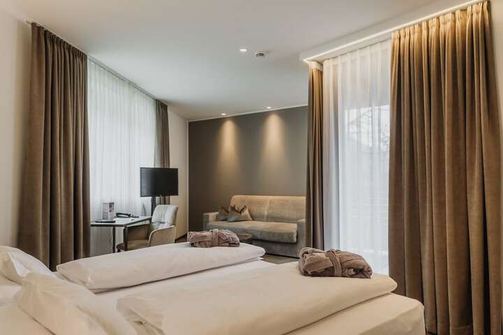 Room 10 of 40