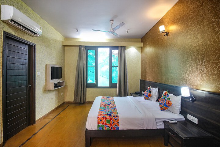 Room 5 of 32