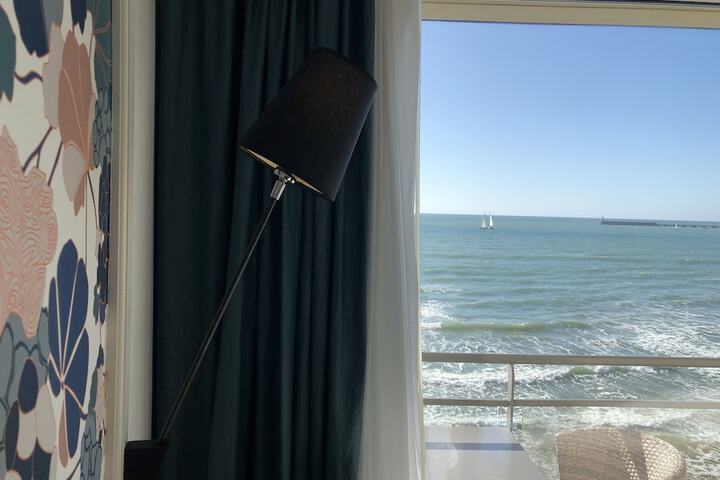 Room 4 of 51