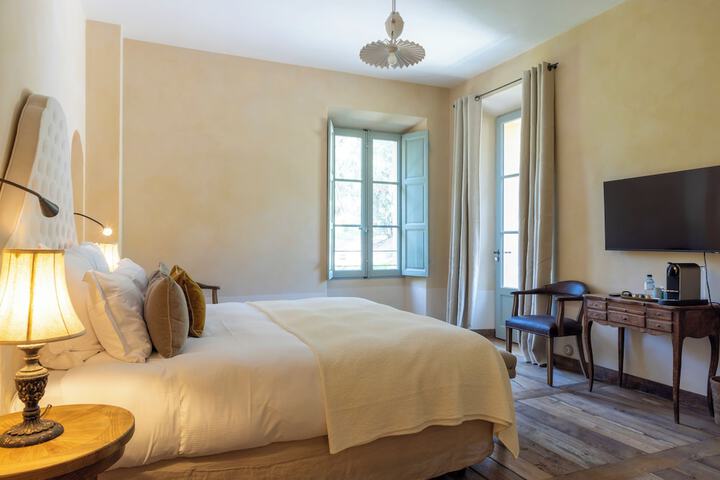Room 10 of 70