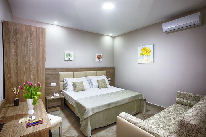 Room 44 of 134