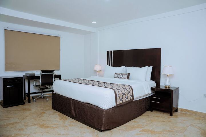 Room 11 of 31