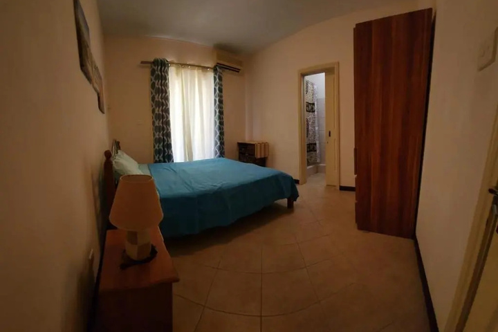 Room 5 of 6