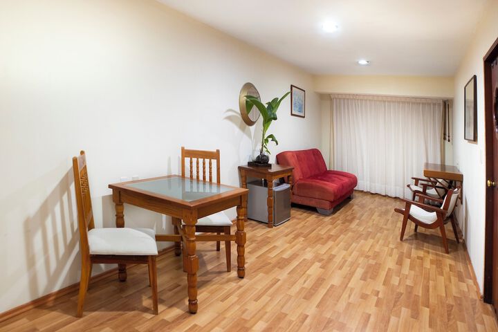 Room 52 of 182