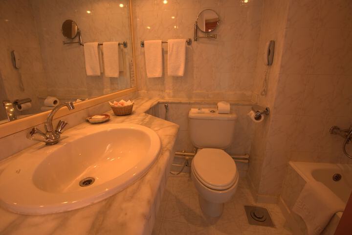 Room 14 of 36