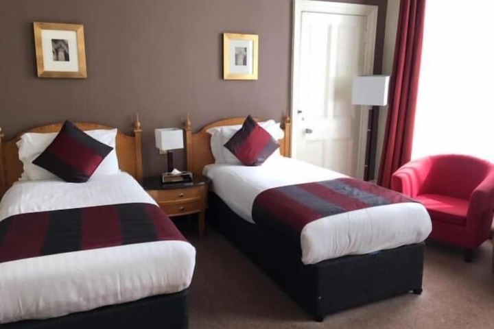 Room 10 of 43