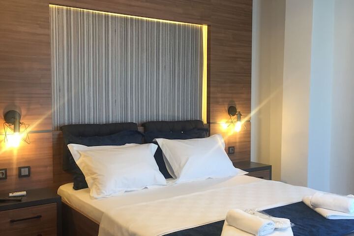 Room 6 of 45