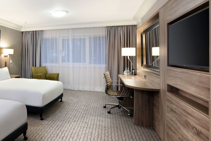 Room 7 of 117