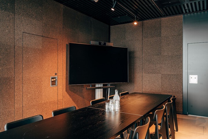 Business Center 67 of 74