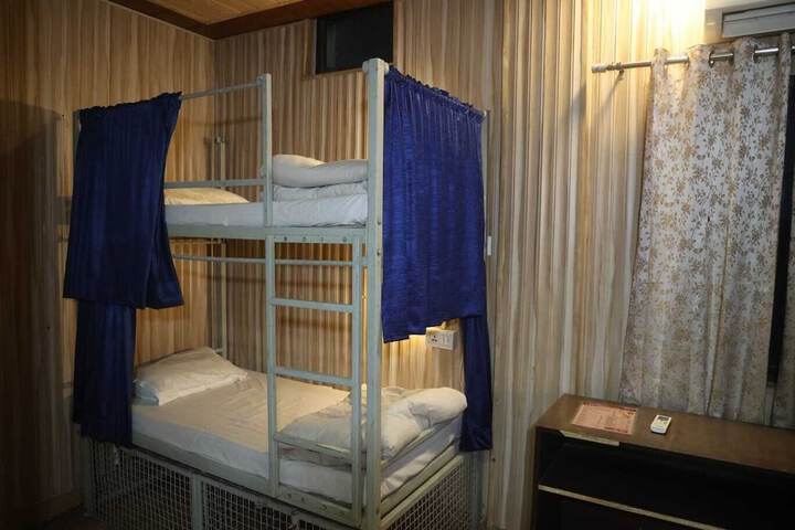 Room 58 of 92