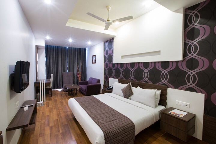 Room 8 of 40