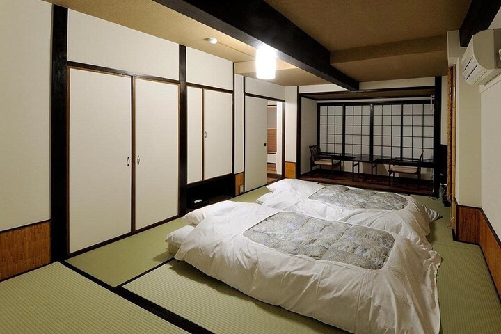Room 6 of 59